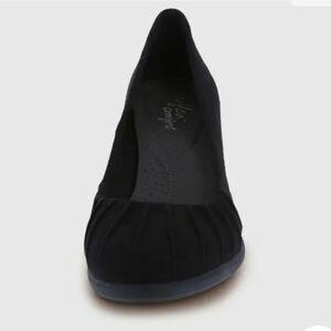 DEXFLEX COMFORT WOMEN"S WEDGE STYLE SUEDE SHOES